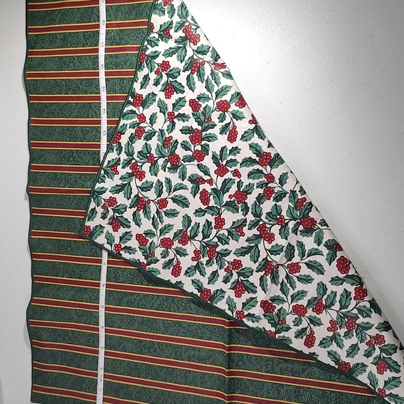 Longaberger Bread Brick Cover Reversible, Imperial Stripe/Holly Fabric 20" x 20" - Picture 2 of 6